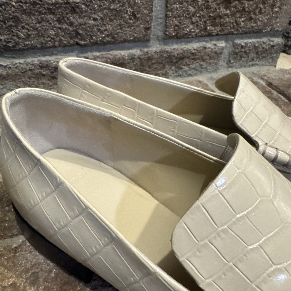 Vince Womens Naomi Ivory Patent Leather Croc Print Loafers Size 7M EU 37 #404 - Picture 15 of 16